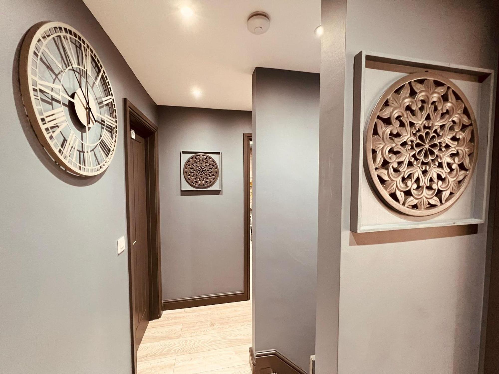 Modern Suites -5 Bedroom House- With Free Parking Birmingham City Bagian luar foto