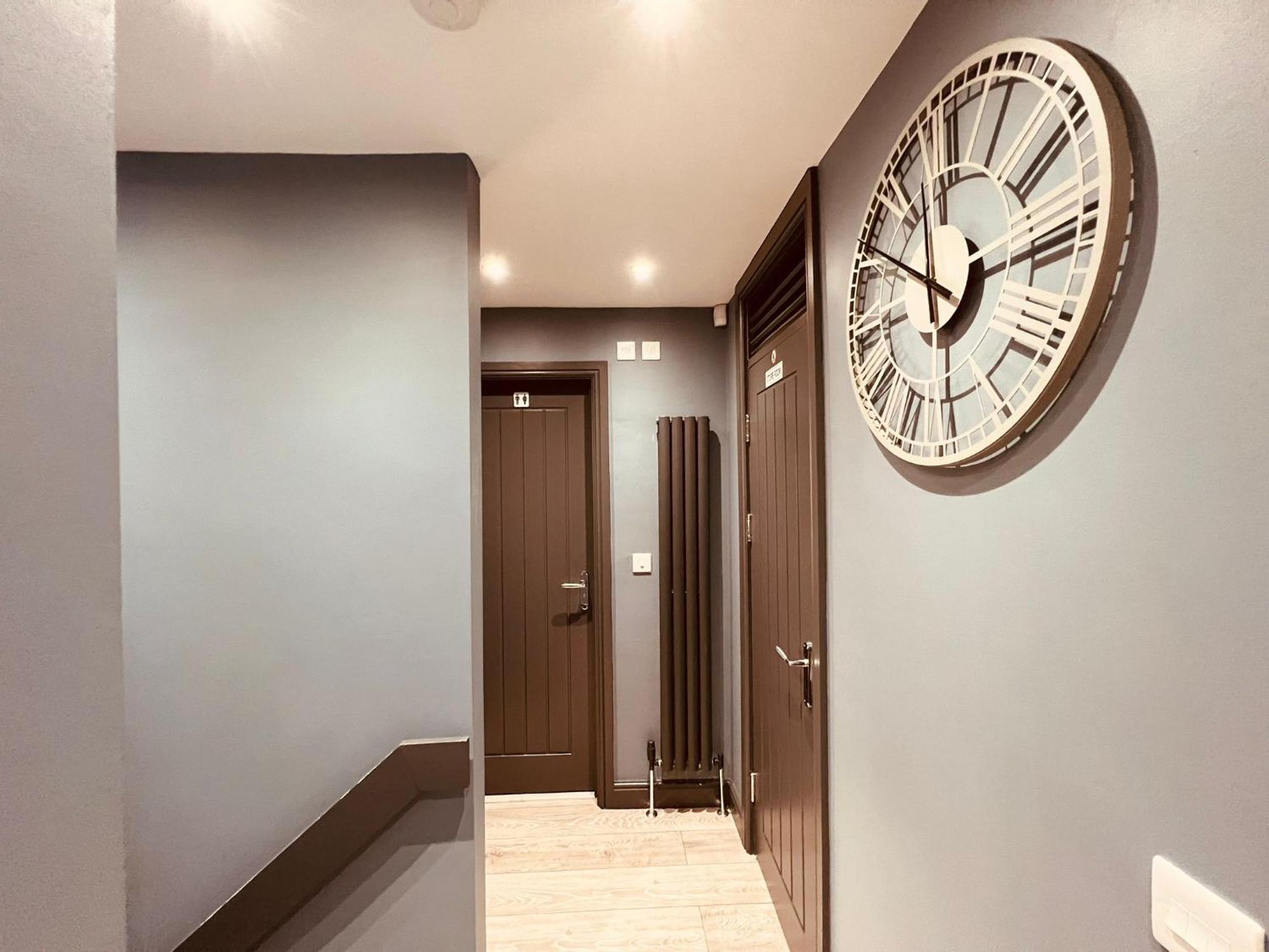 Modern Suites -5 Bedroom House- With Free Parking Birmingham City Bagian luar foto